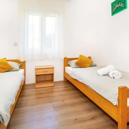 Apartmán Emil With Balcony Baška