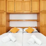 Apartamento Emil With Balcony Baška