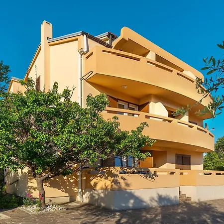 Emil With Balcony Apartman Baška