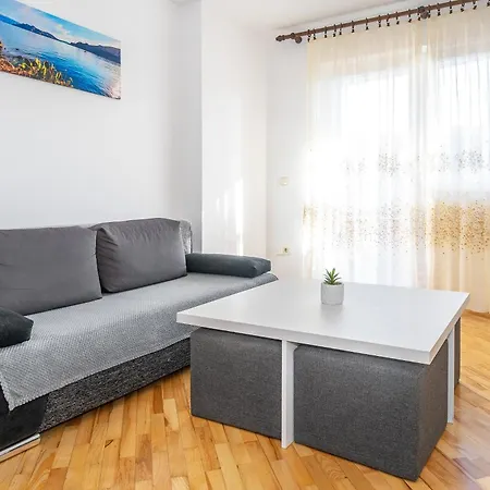 Apartman Emil With Balcony