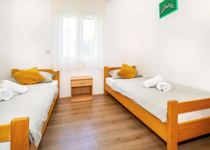 Apartament Emil With Balcony Baška