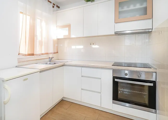 Apartament Emil With Balcony Baška