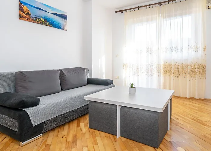 Apartament Emil With Balcony